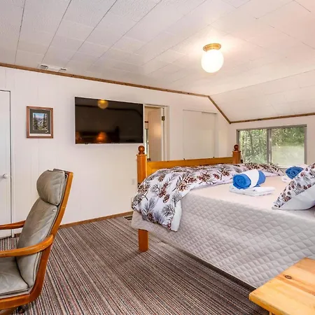 Villa Lewis Creek Hideaway- Hot Tub/Ev/Pool Table/Historic